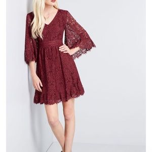 Lace dress with pockets